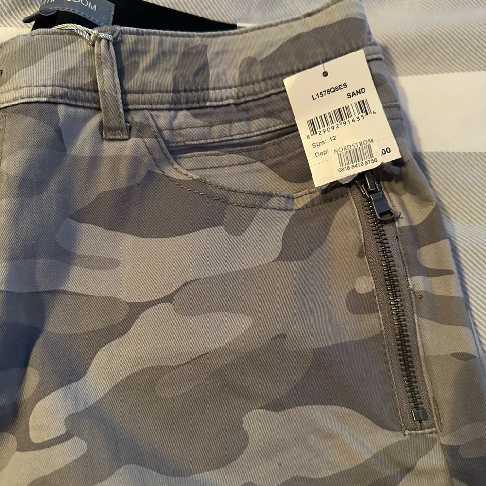 Brand new Wit and Wisdom camo jeans. Super cute. Just never wore them.